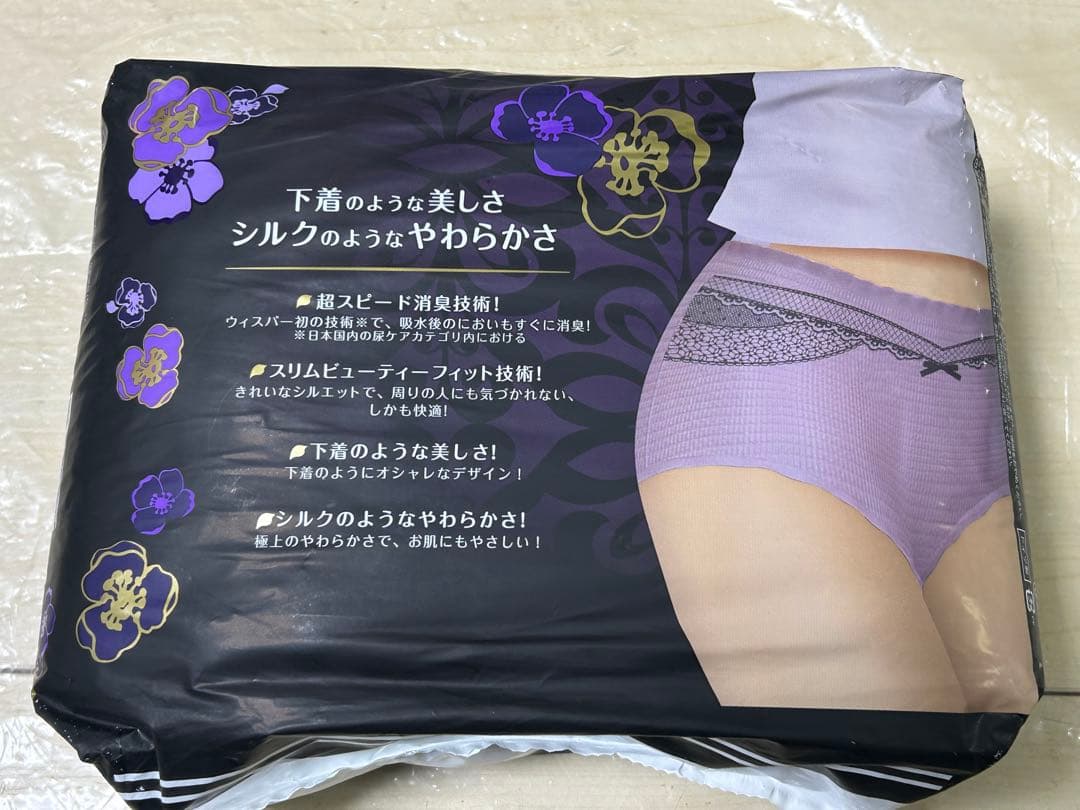 ウィスパー うすさらシルキー 女性用 尿ケア ローズ 16枚入り S-M パンツ