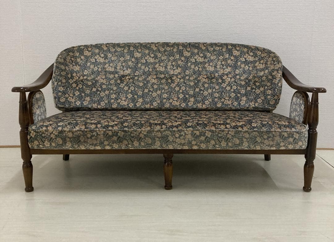 【カリモク】コロニアル　２人掛けソファ　ラブソファ