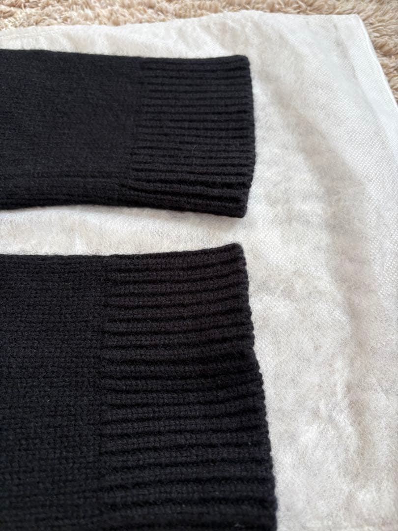 アパルトモン CARIAGGI レッグウォーマー 黒いリブ編みレッグウォーマー