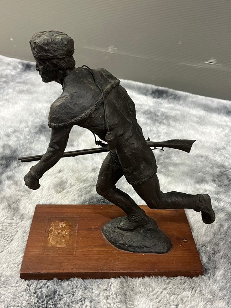 ブロンズ製　置物　彫刻　古美術　骨董　J. Holland