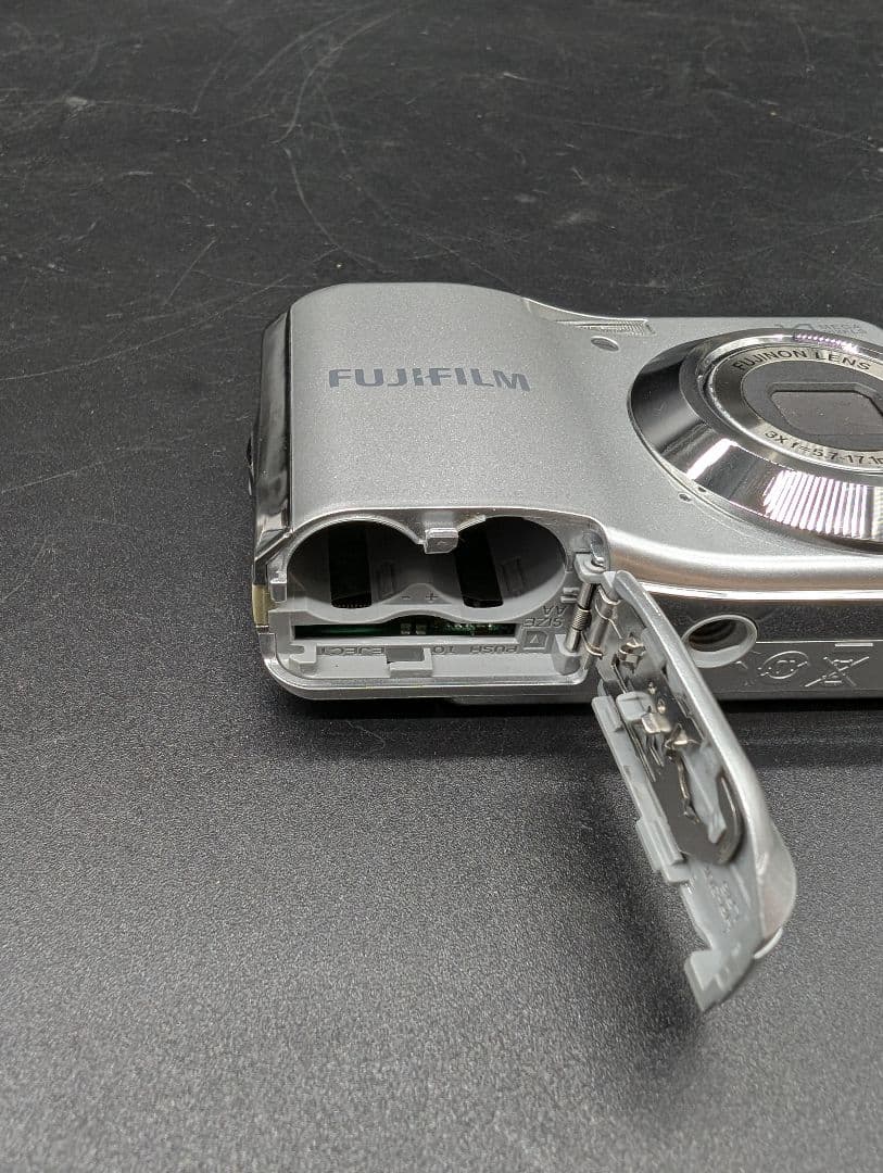【美品】FUJIFILM FINEPIX AV210 ファインピクス デジカメ