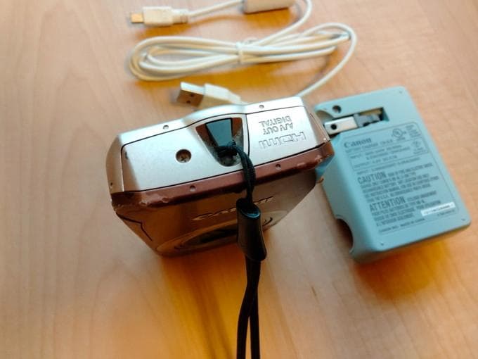 Canon IXY50S コンパクトデジタルカメラ　ジャンク品 動作可動確認