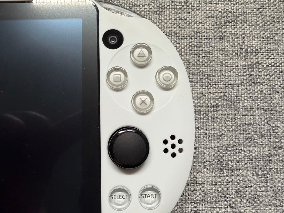 PSVita PCH-2000 グレイシャー・ホワイト