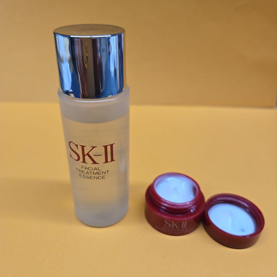 SK-2　ジェノプティクスインフィニット 　　　オーラエッセンストライアルキット