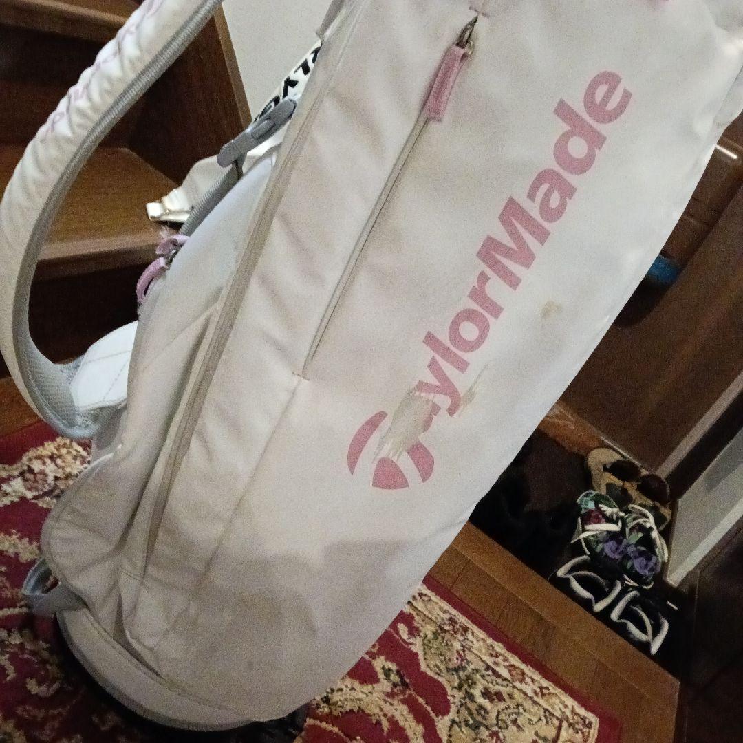 テーラメイドレディース軽量スタンド式キャディバック白