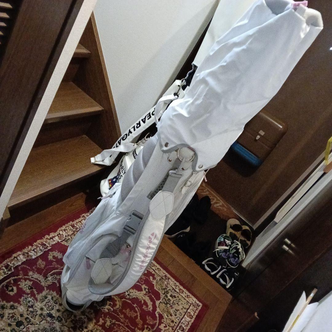 テーラメイドレディース軽量スタンド式キャディバック白