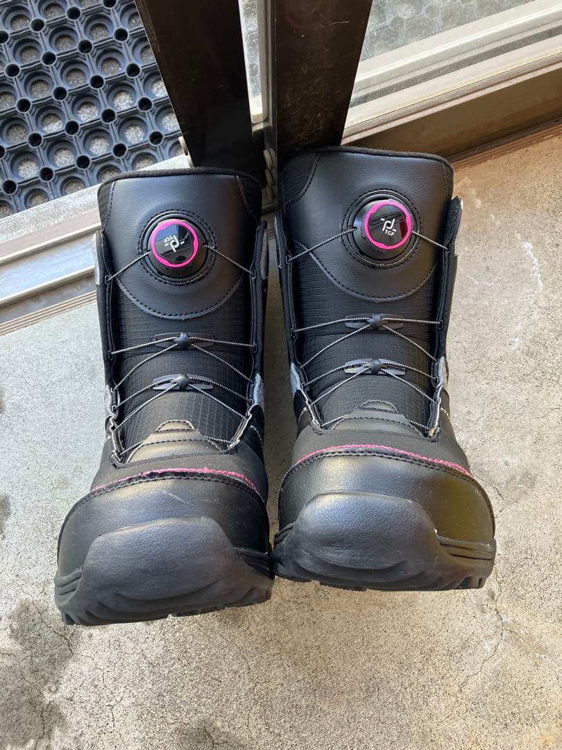 女性用スノーボードブーツ ブラック