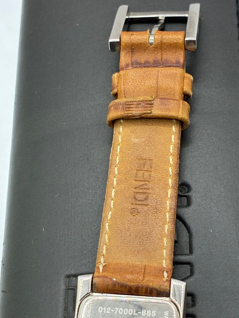 FENDI フェンディ 良品 レディース腕時計 7000L 箱付き 稼働