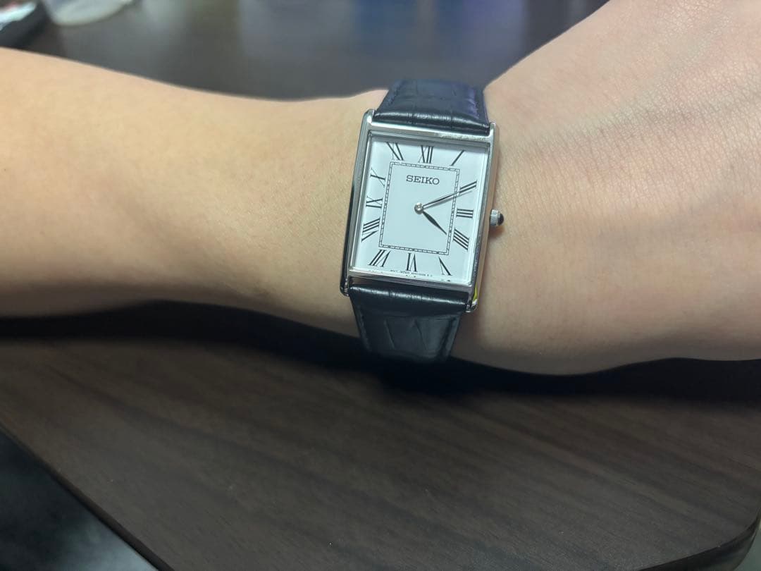 SEIKO タンク型（型番 4N30-0GD0）