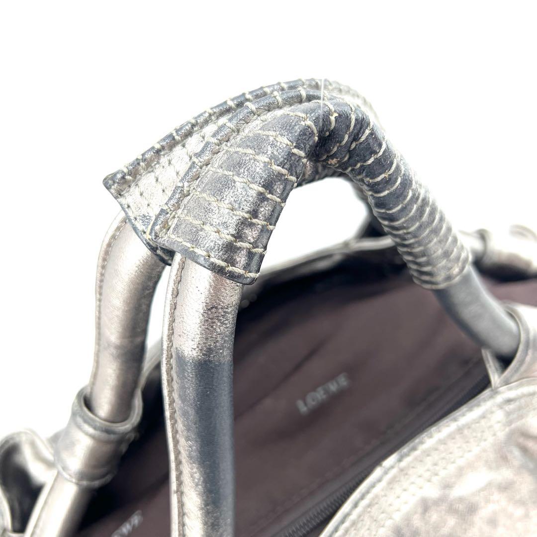 LOEWE　ハンドバック　本革　シボ革　ナッパアイレ　シルバー　アナグラム