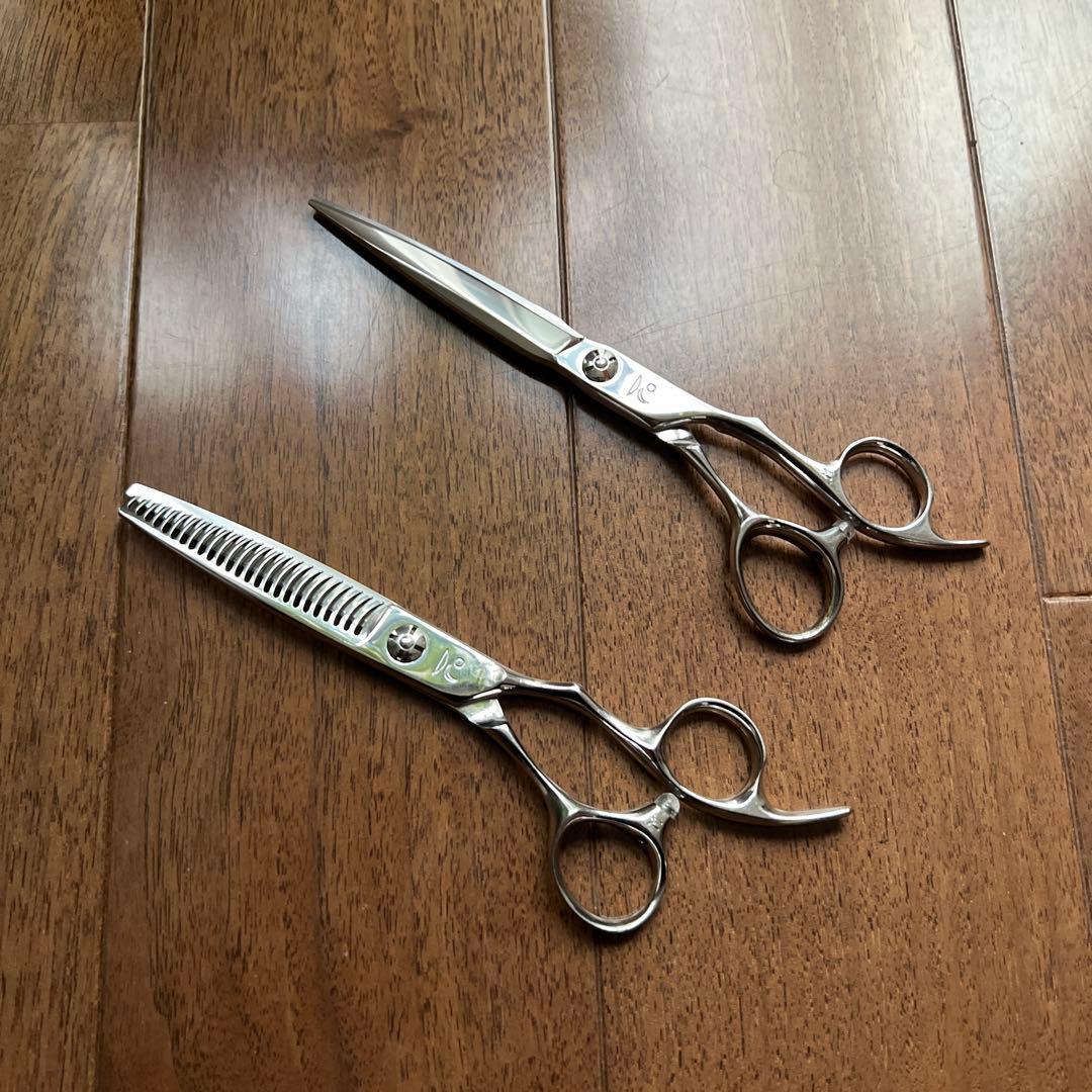 カットシザーとセニングシザーのセット