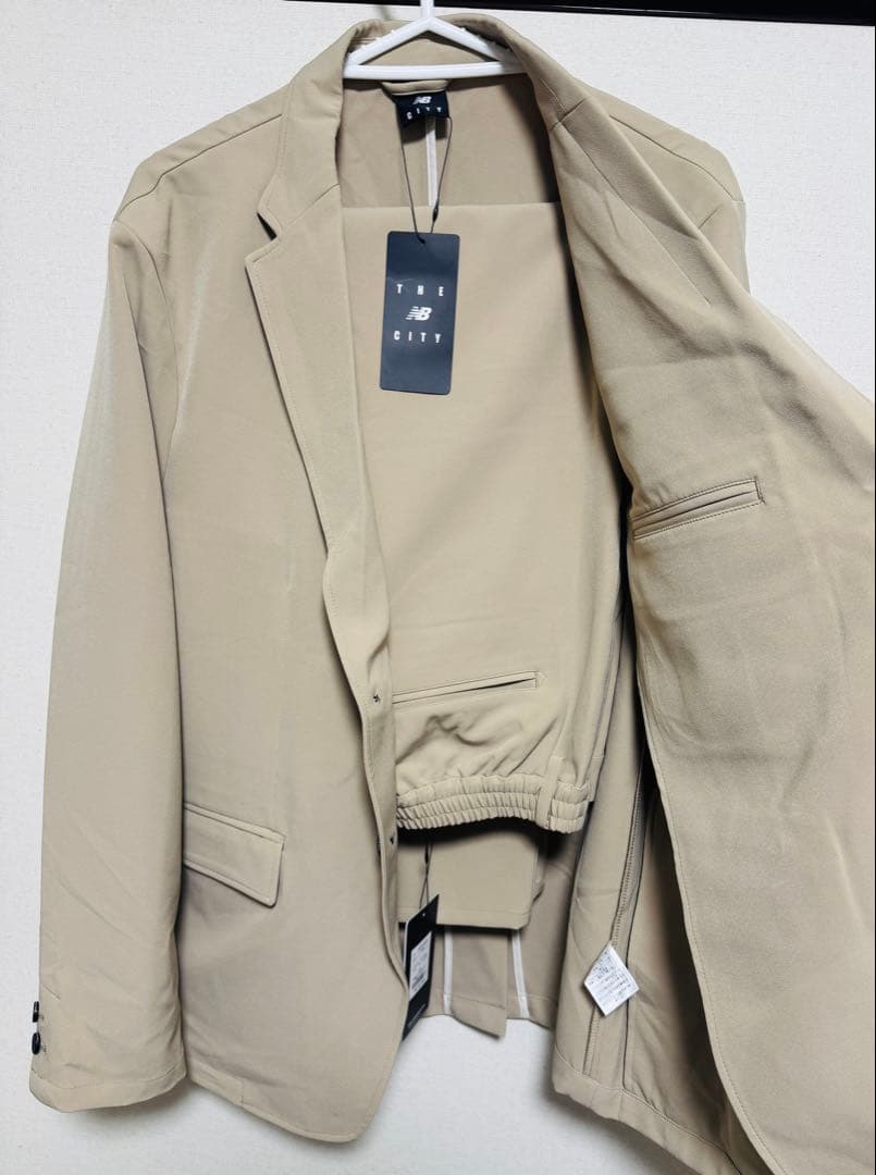新品タグ付きNEW BALANCE THE CITY 上下セット