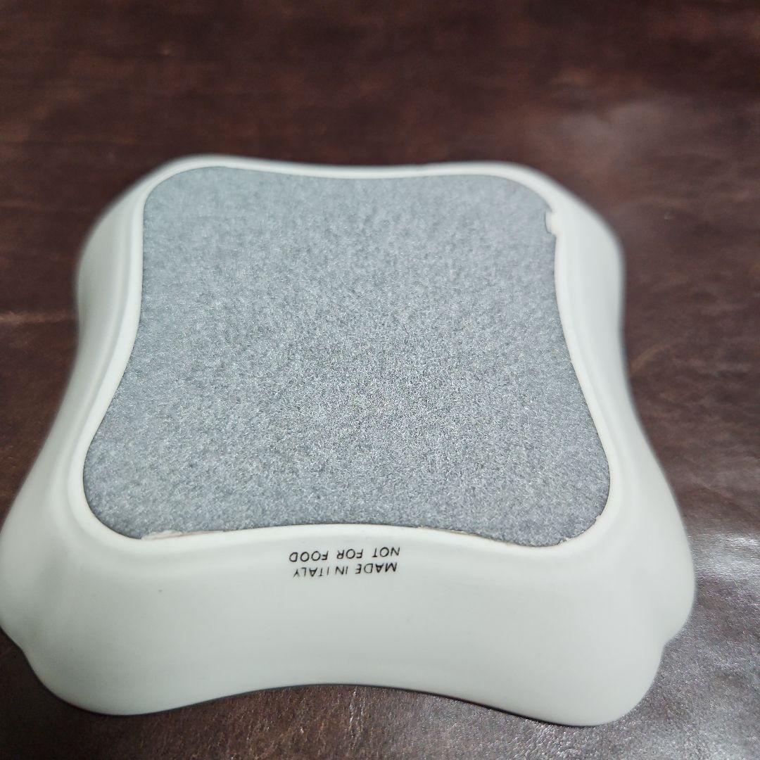 サルバトーレフェラガモ　アシュトレイ