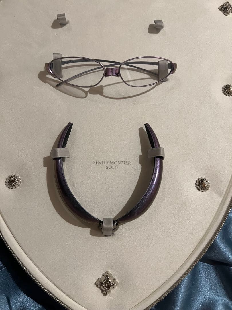 非売品　GENTLE MONSTER 盾