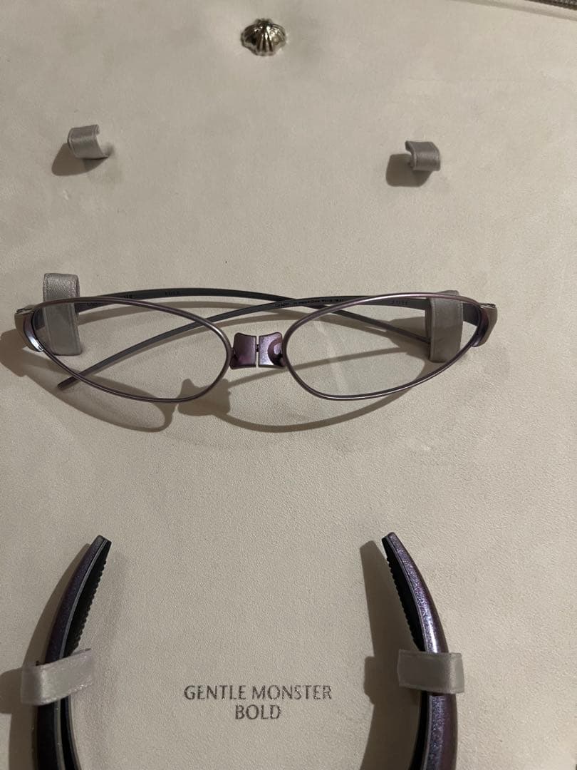 非売品　GENTLE MONSTER 盾