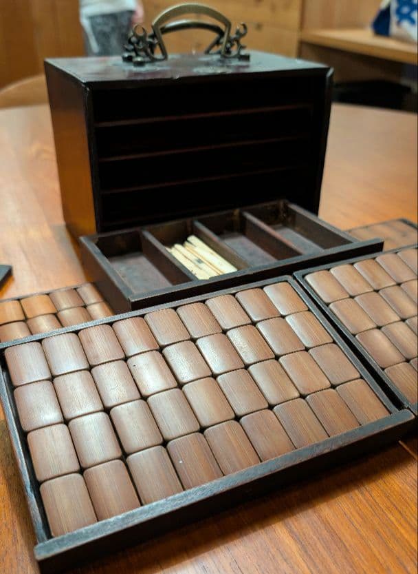 【貴重】麻雀 中国美術 麻雀牌 骨董 アンティーク レトロ　木箱 時代物