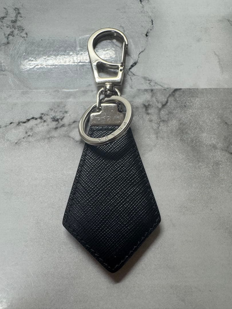 PRADA サフィアーノレザーキーリング