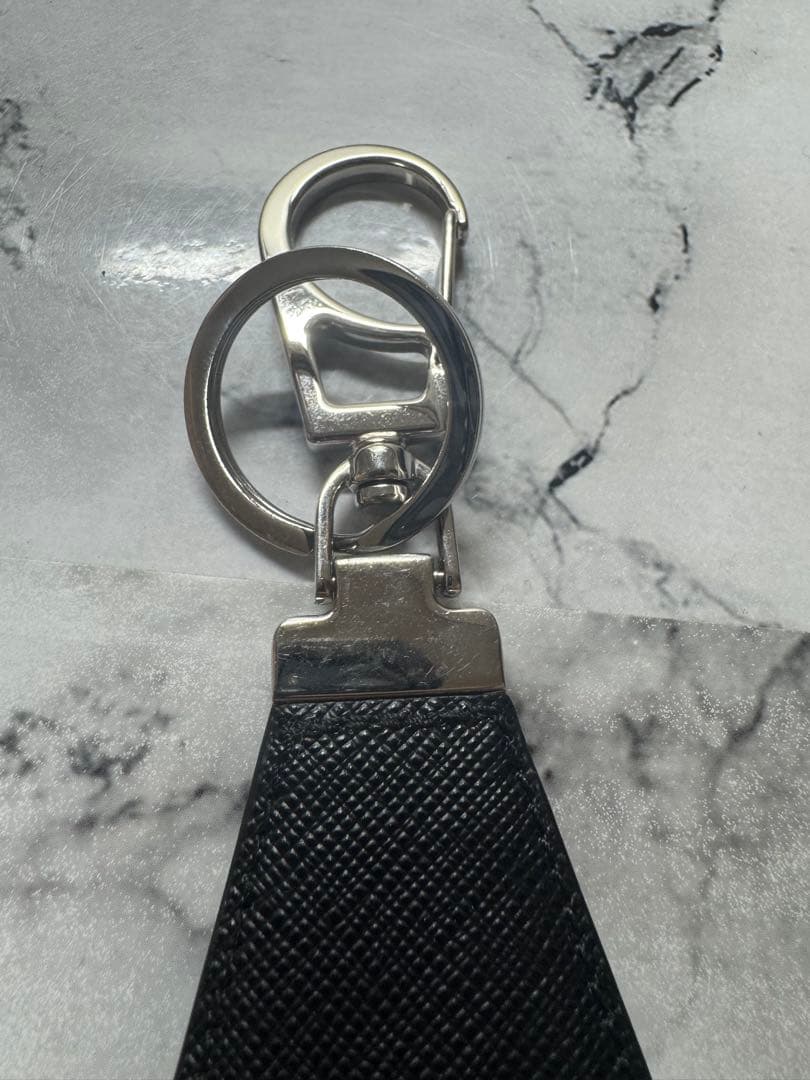 PRADA サフィアーノレザーキーリング