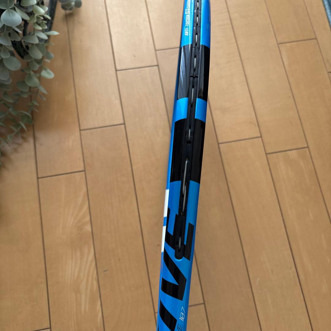 未使用に近い　美品　バボラ　ピュアドライブ107 2018 テニスラケット G2