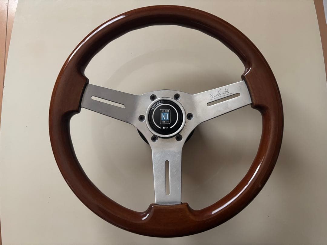 エ*ン様 ★NARDI ウッドコンビステアリング 23635★ホーンボタン、ボス