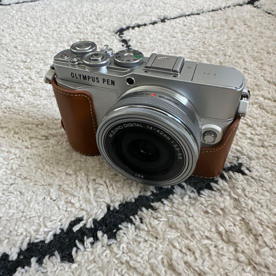 OLYMPUS PEN EーP7 EZダブルズームキットミラーレス一眼カメラ