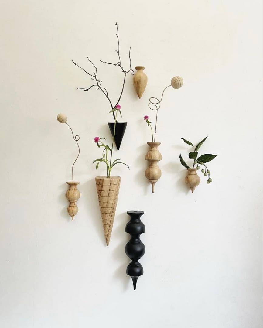 新品未使用 STAND 壁掛けフラワーベース クスノキ 花器 木製 花瓶