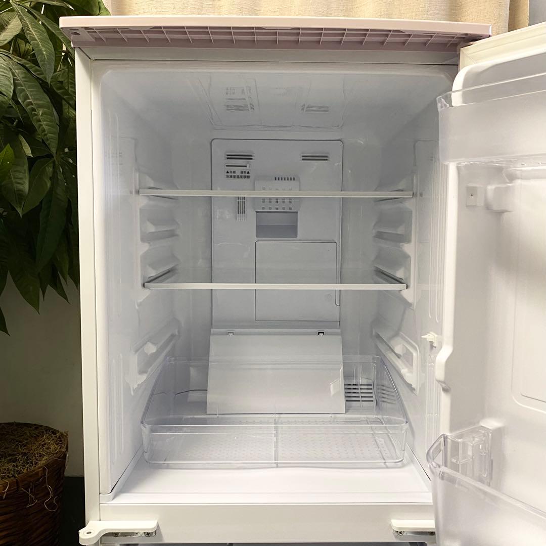 可愛いキッチンに大変身♪人気のピンク♪2ドア冷凍冷蔵庫137L