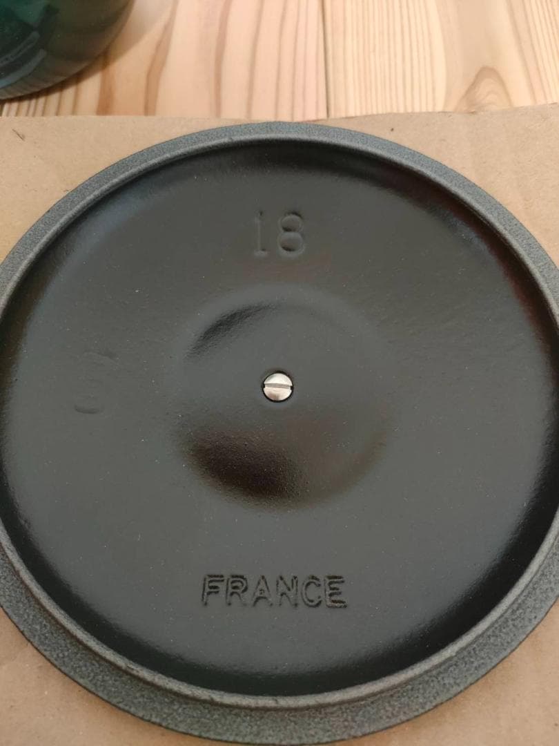 【新品未使用】　ル・クルーゼ　ココット エブリィ 18　インナーリッド付