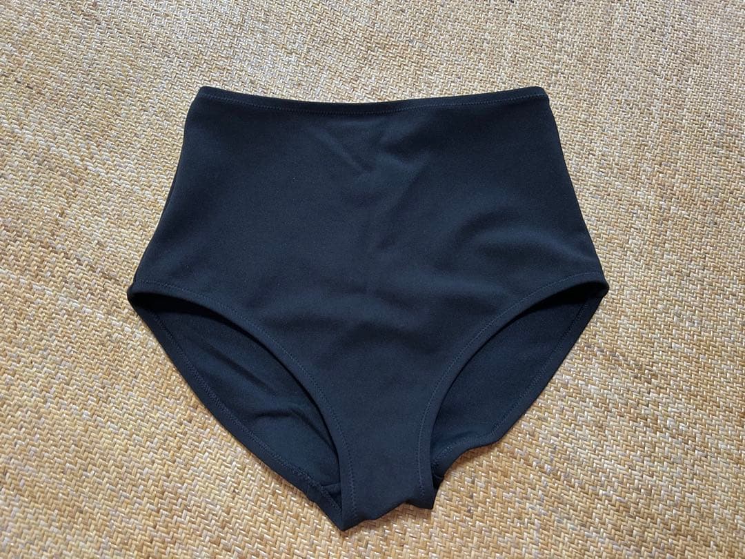 one after another NICE CLAUP セパレート 水着