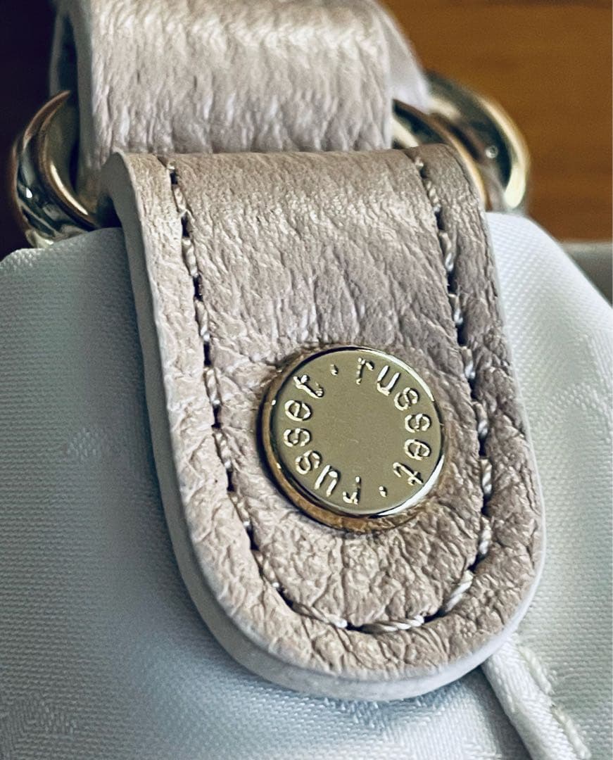 ⭐️russet ラシット　オフホワイト　未使用　高級感満載⭐️斜め掛けバック付き