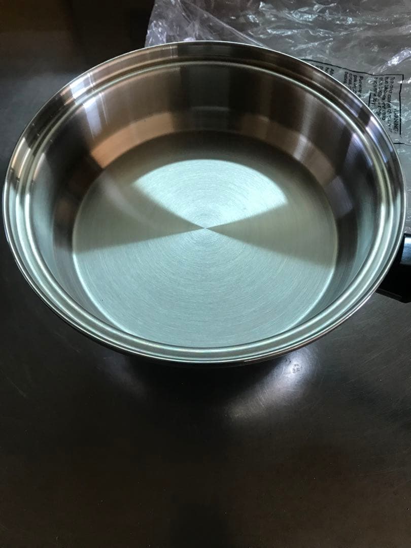 ＩＨ対応　フライパン新品　インコア　ウイスコ