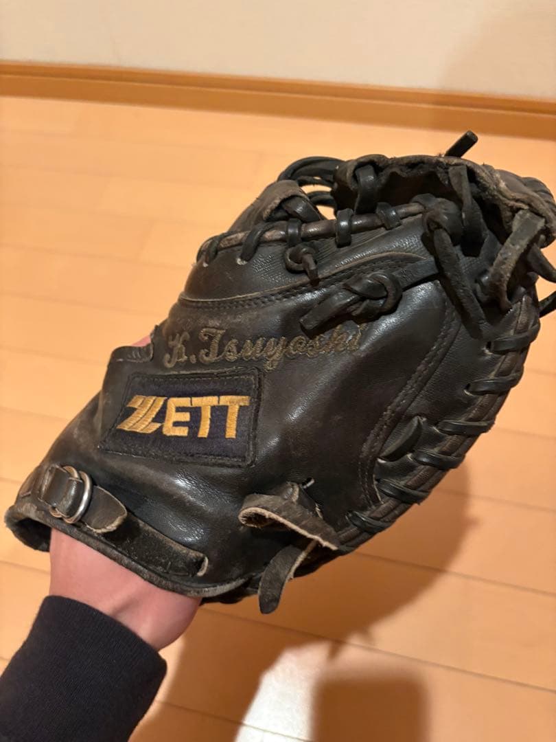 即戦力！！ZETT ブラック オーダー硬式グローブ