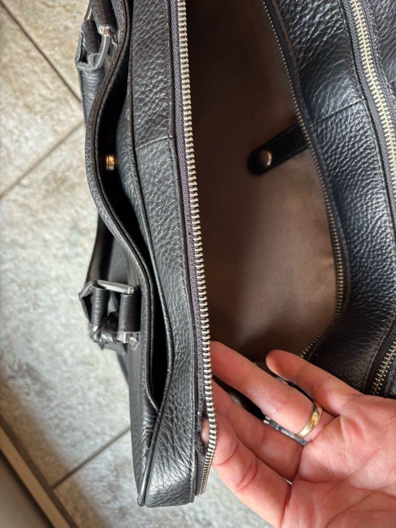 ペッレモルビダビジネスバック