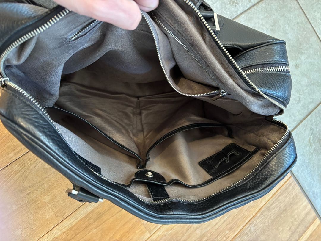 ペッレモルビダビジネスバック