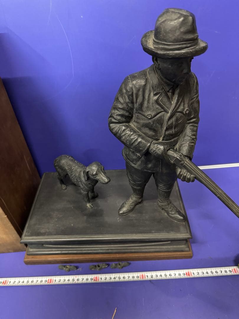 当時物貴重品 門司鐵道局小倉工場員一同　ライフル 犬 ハンター 銅像　約20kg