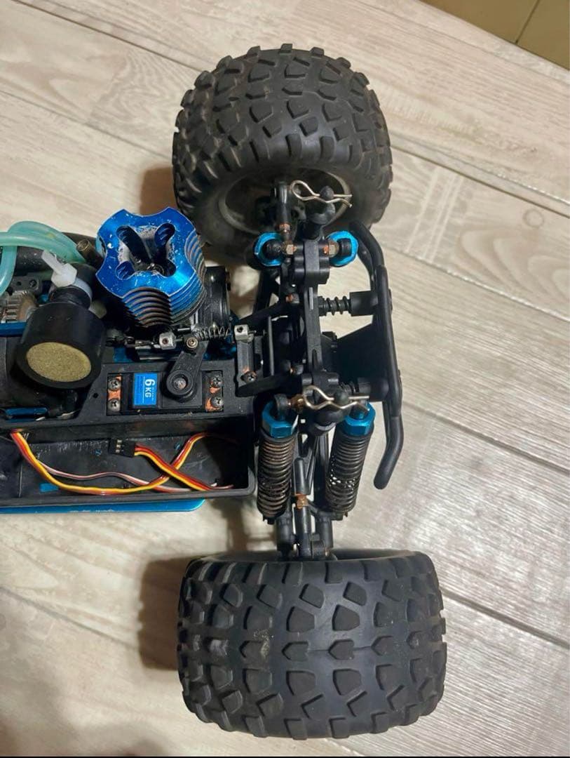 ホビーラジコンカー 冷却エンジン搭載