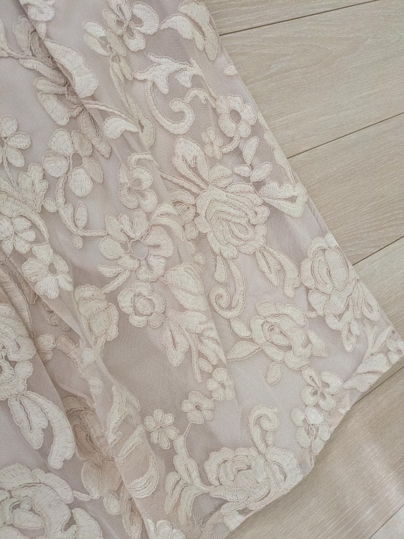 極美品 ローズティアラ 総レースワンピース 46 大きいサイズベージュ花柄 刺繍