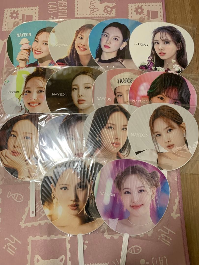 TWICE ナヨンセット　うちわ　トレカ　缶バッチ