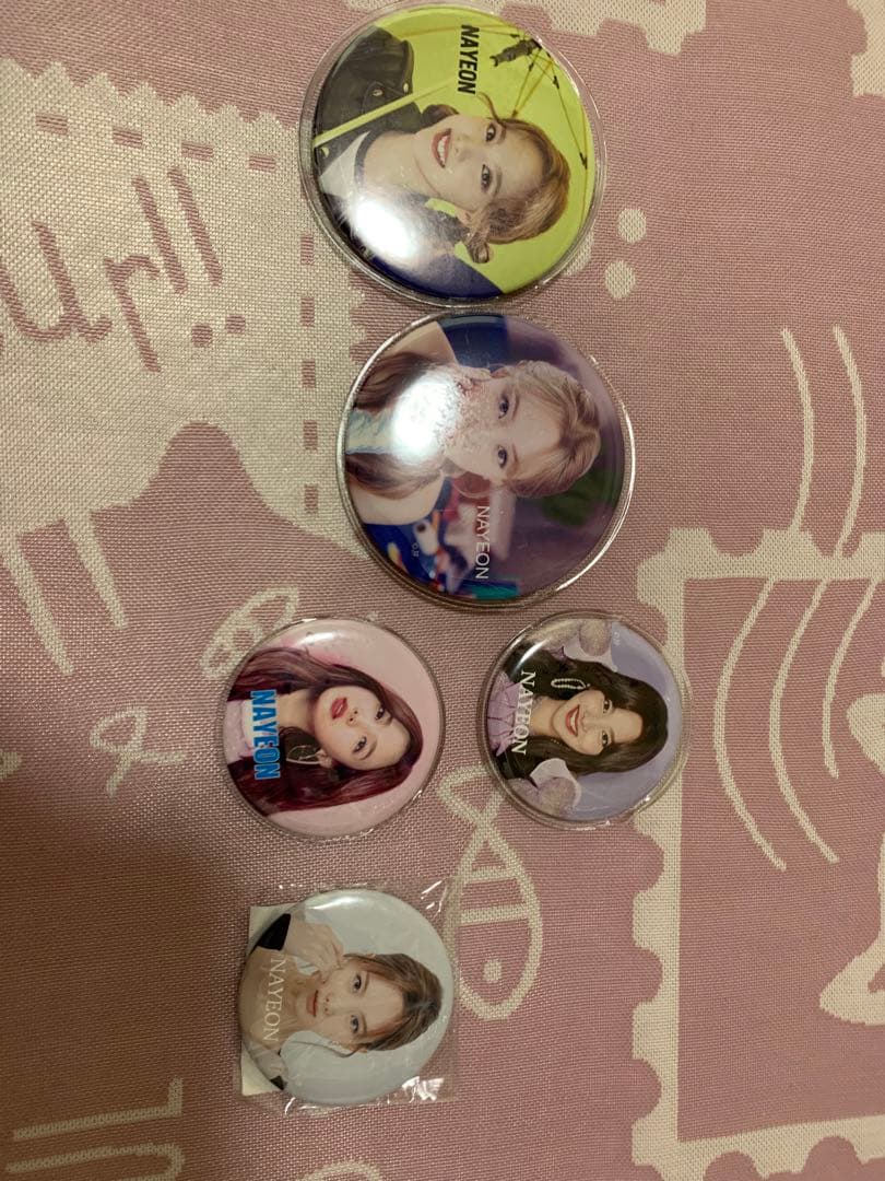 TWICE ナヨンセット　うちわ　トレカ　缶バッチ