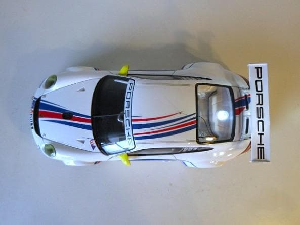 特価 AUTOart (1/18) ポルシェ 911(997) GT3 RSR
