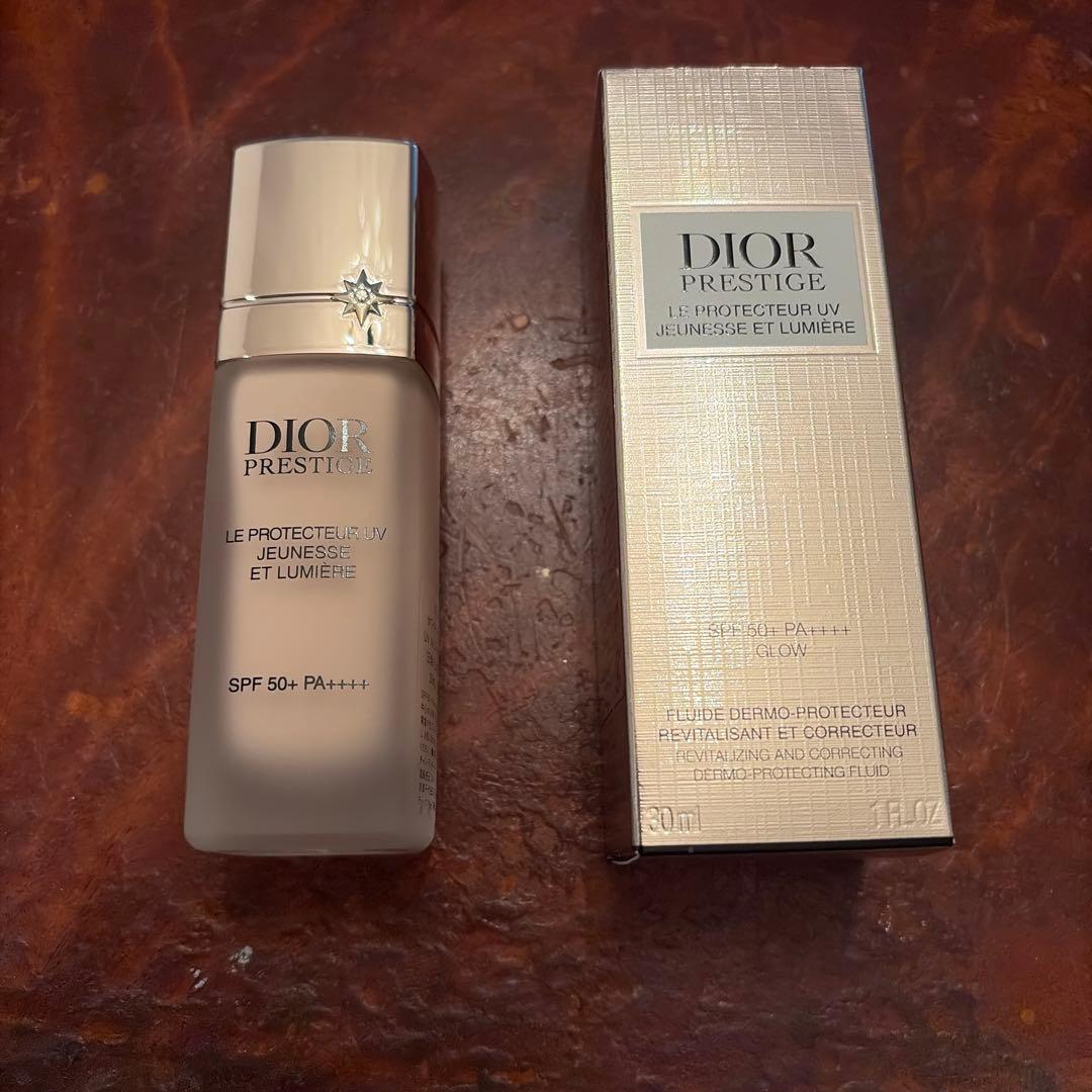 ディオール　プレステージホワイトプロテクターUVルミエール シアーグロウ！
