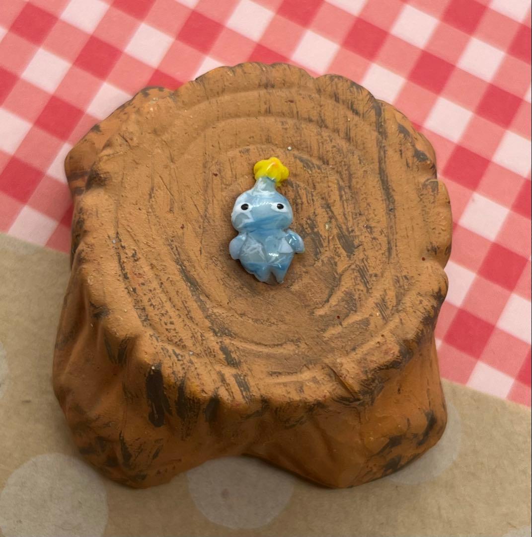 ネイルパーツ　ピクミン