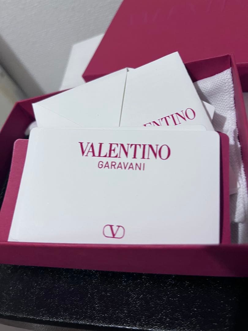 VALENTINO GARAVANI ローマンスタッズ レザーカードケース