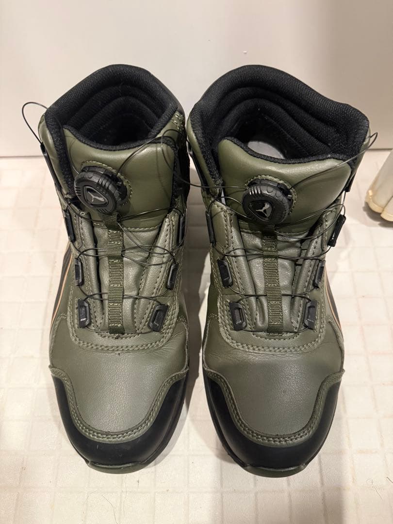 Pumaアスレチックライダー安全靴ディスクオリーブ系ブラウン系ジップアップBOA