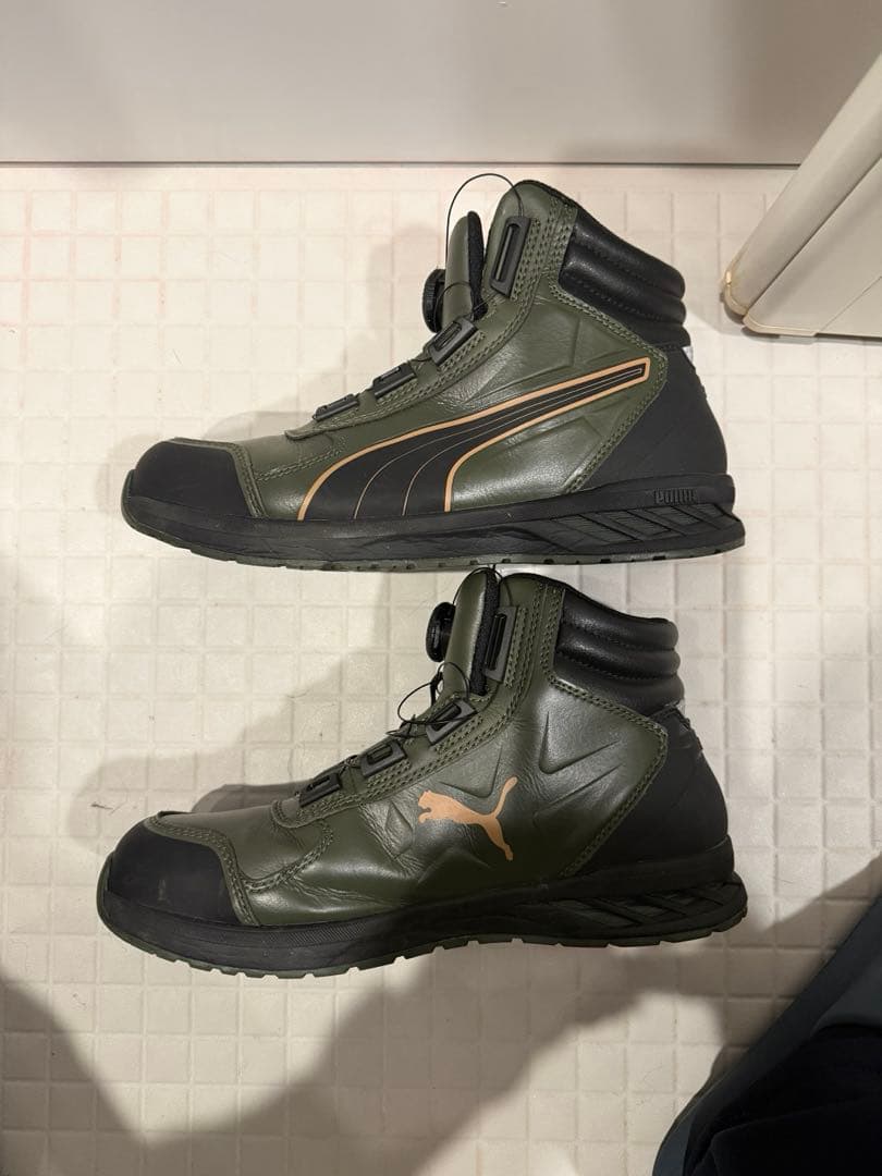 Pumaアスレチックライダー安全靴ディスクオリーブ系ブラウン系ジップアップBOA