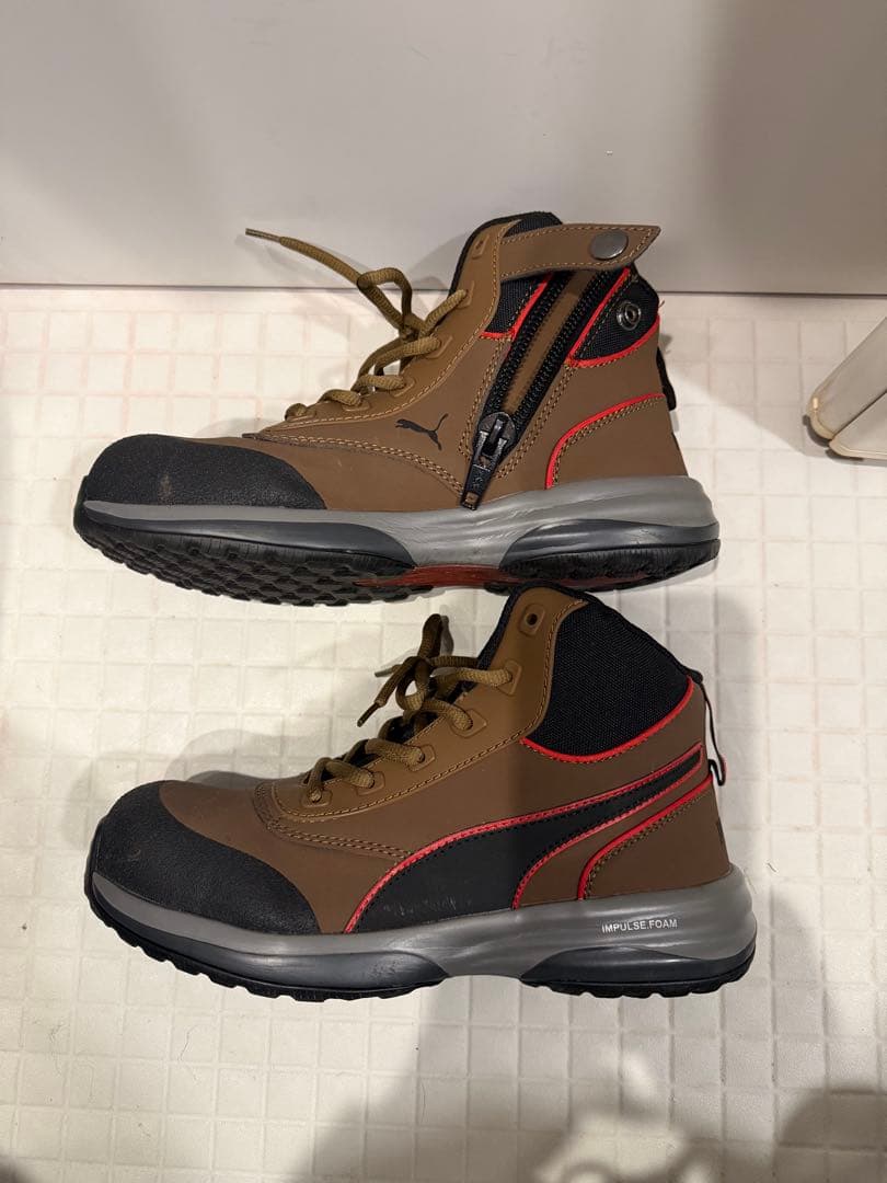 Pumaアスレチックライダー安全靴ディスクオリーブ系ブラウン系ジップアップBOA