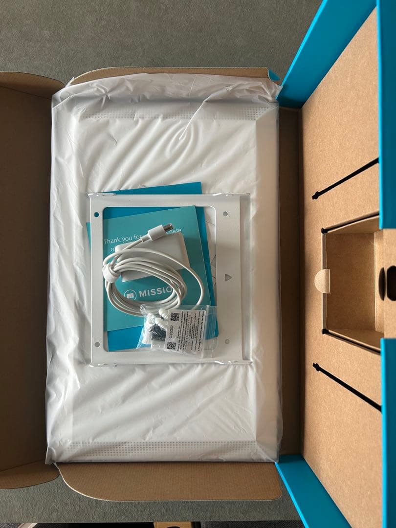 【ほぼ新品】Amazon Echo Show 15壁掛け対応／付属品完備