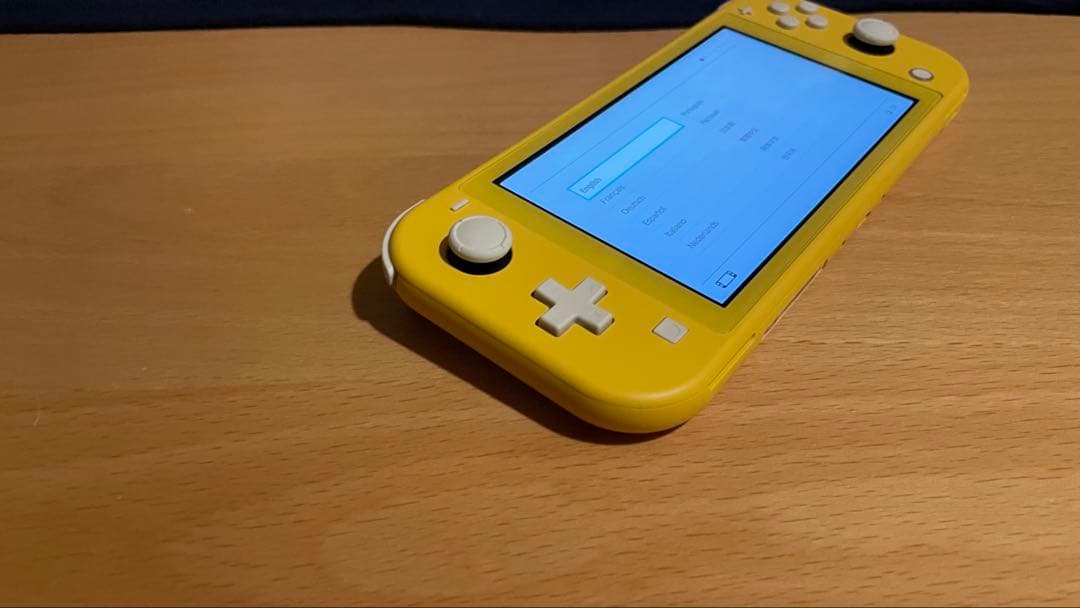 【中古】Nintendo Switch Lite 本体 イエロー　充電器なし