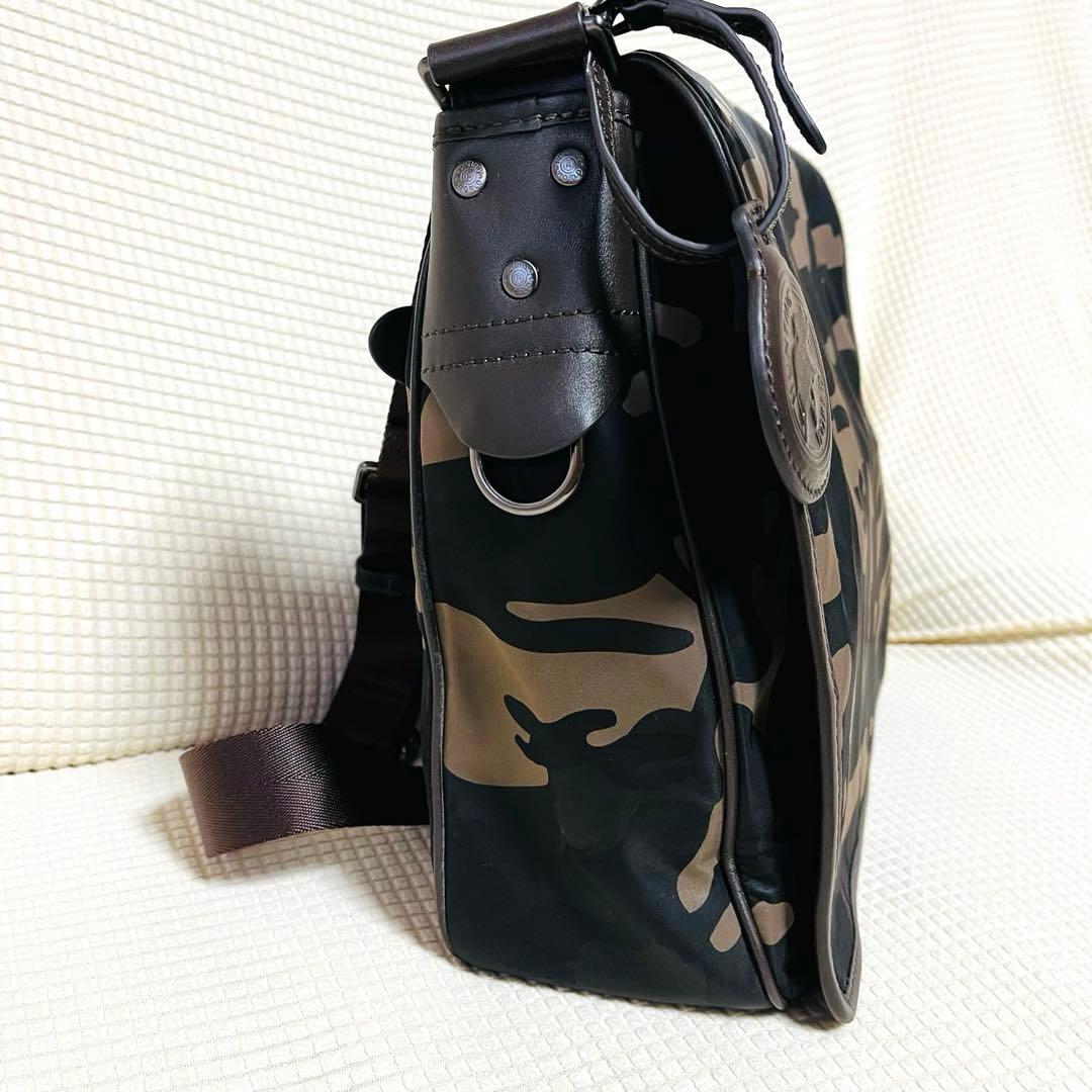 美品HUNTING WORLD ハンティングワールドショルダーバッグ　カモフラ