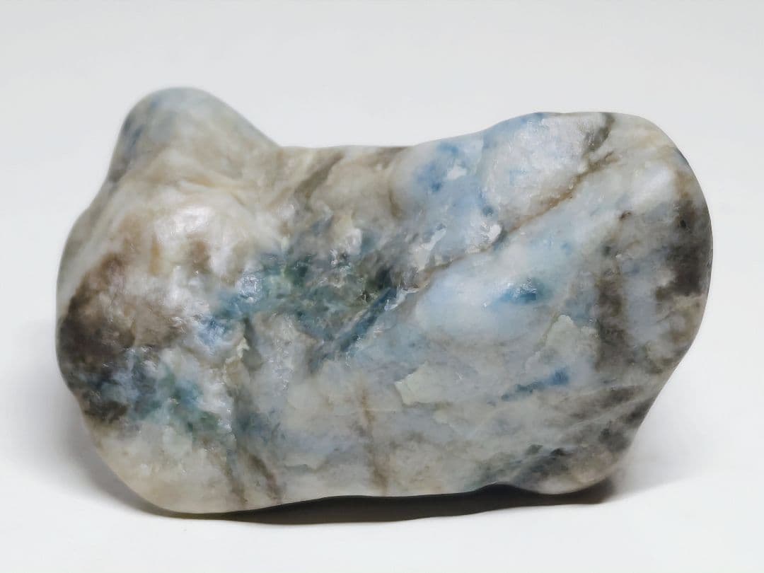 コン沢 88g 翡翠 ヒスイ 原石 鑑賞石 自然石 誕生石 鉱物 鉱石 水石